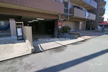 駐車場出入り口