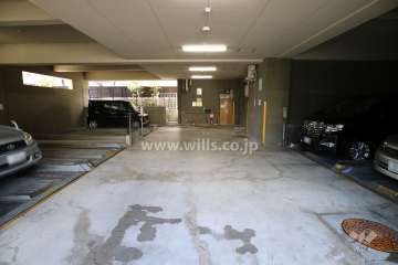 敷地内駐車場（屋内機械式）