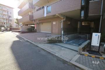 敷地内駐車場（屋外平面式と屋外機械式）