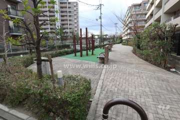 敷地南側の遊歩道
