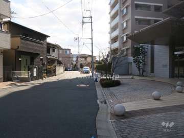 エントランス前の道路