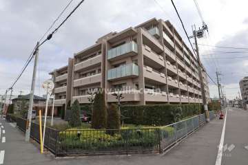プラウド高槻の外観（北西側から）