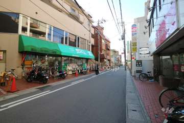 敷地北側の前面道路