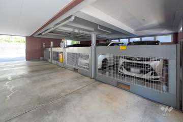 敷地内駐車場（屋内機械式）