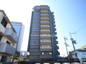 プレサンスロジェ高槻上田辺町の外観（北側から）