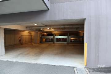 敷地内駐車場（屋内機械式）　