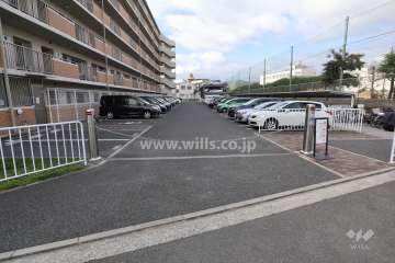 駐車場出入り口（ロボットゲート付）