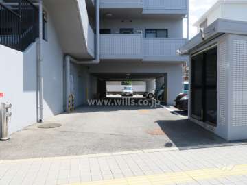 敷地内駐車場（屋内・屋外平面式）