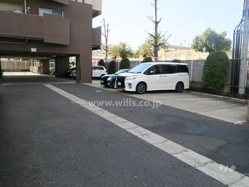 敷地内駐車場（屋外平面式）