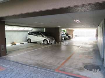敷地内駐車場（屋内平面式と屋内機械式）