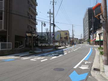 敷地北側の前面道路（東側から）