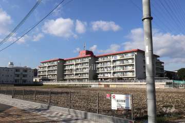 ユニハイム高槻の遠景(南東側から)