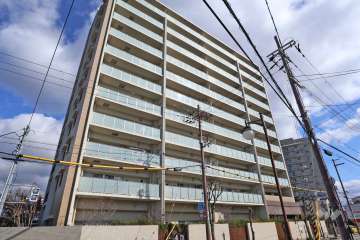 ユニハイム富田丘の外観(南西側から)