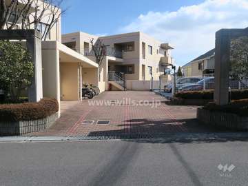 駐車場出入り口