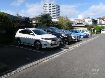 敷地内駐車場（屋外平面式）