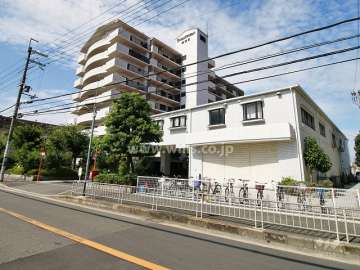 ライオンズマンション高槻南の外観（北東側から）