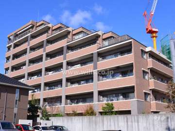 ライオンズ高槻古曽部の外観(南東側から)