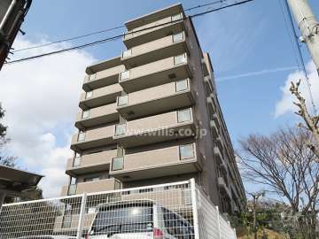 ライフフィールドハイム高槻壱番館の外観（南側から）