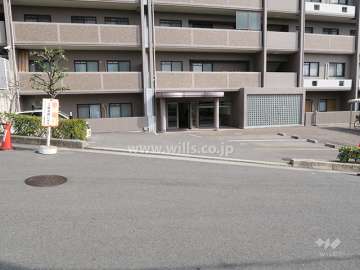 駐車場出入り口