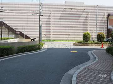 駐車場出入り口