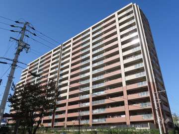 ラセラ高槻ノースコートの外観（南東側から）