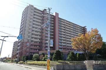 ラセラ高槻ノースコートの外観（北東側から）