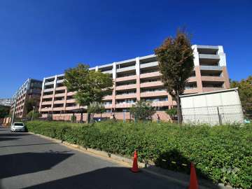 ランフォルセ高槻パークガーデンの外観