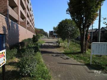 敷地に隣接する児童公園