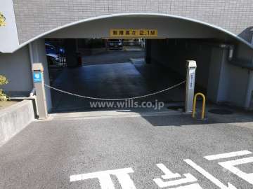 駐車場出入り口（ロボットゲート付き）
