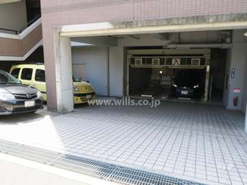 敷地内駐車場（屋内機械式、屋外平面式）　