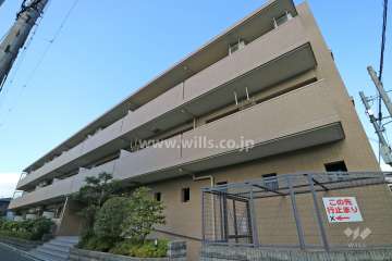 ロイヤルシャトー宮田町の外観（南東側から）