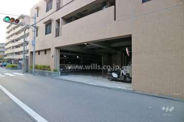 駐車場出入り口