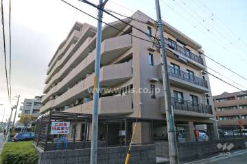 ロイヤルシャトー高槻の外観（北東側から）