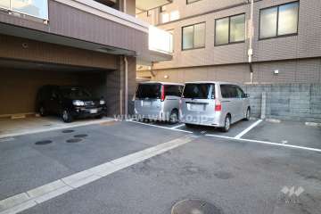 敷地内駐車場（屋外平面式）