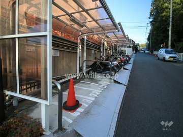 敷地内バイク置場