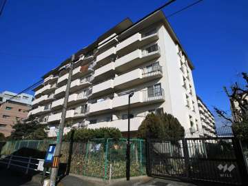 高槻センチュリーマンションの外観（南東側から）