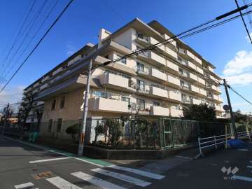 高槻センチュリーマンションの外観（南西側から）