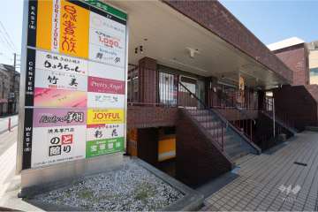棟内の店舗部分