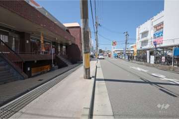 敷地東側の前面道路