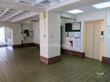 エントランスホール