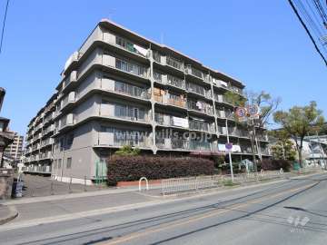 高槻ハウスの外観（南東側から）