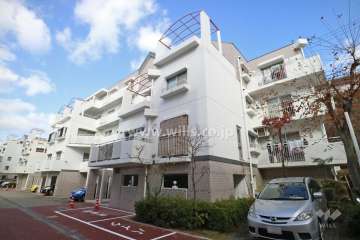 高槻阿武山一番街105号棟の外観(南側から)