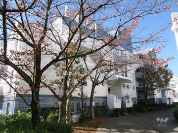 高槻阿武山一番街110号棟の外観（東側から）