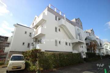 高槻阿武山一番街108号棟の外観(北側から)