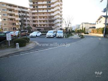 駐車場出入り口