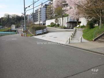 駐車場出入り口