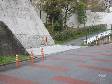 駐車場出入り口