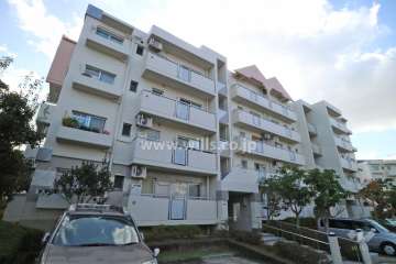 高槻阿武山二番街204号棟の外観(北東側から)