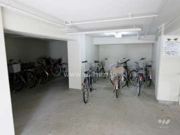 建物1階にある駐輪場