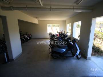 屋内に設けられたバイク置場